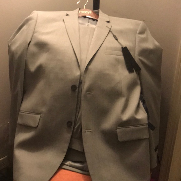 Light Grey Mens suit - Picture 1 of 2